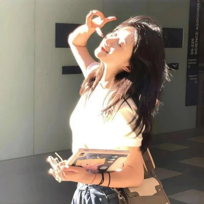 女儿住在月亮上